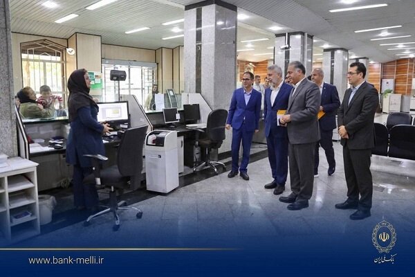 بازدید قائم مقام مدیرعامل و مدیران ارشد بانک ملی ایران از شعب