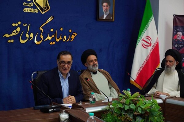 بررسی چالش‌ها: انسجام ملی تنها راه شکست سناریوهای دشمن | مهر - کد 36ad