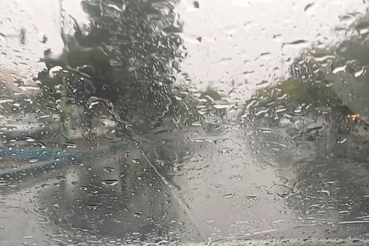 بررسی جامع: بارش باران پاییزی در تبریز | مهر - کد 13f1