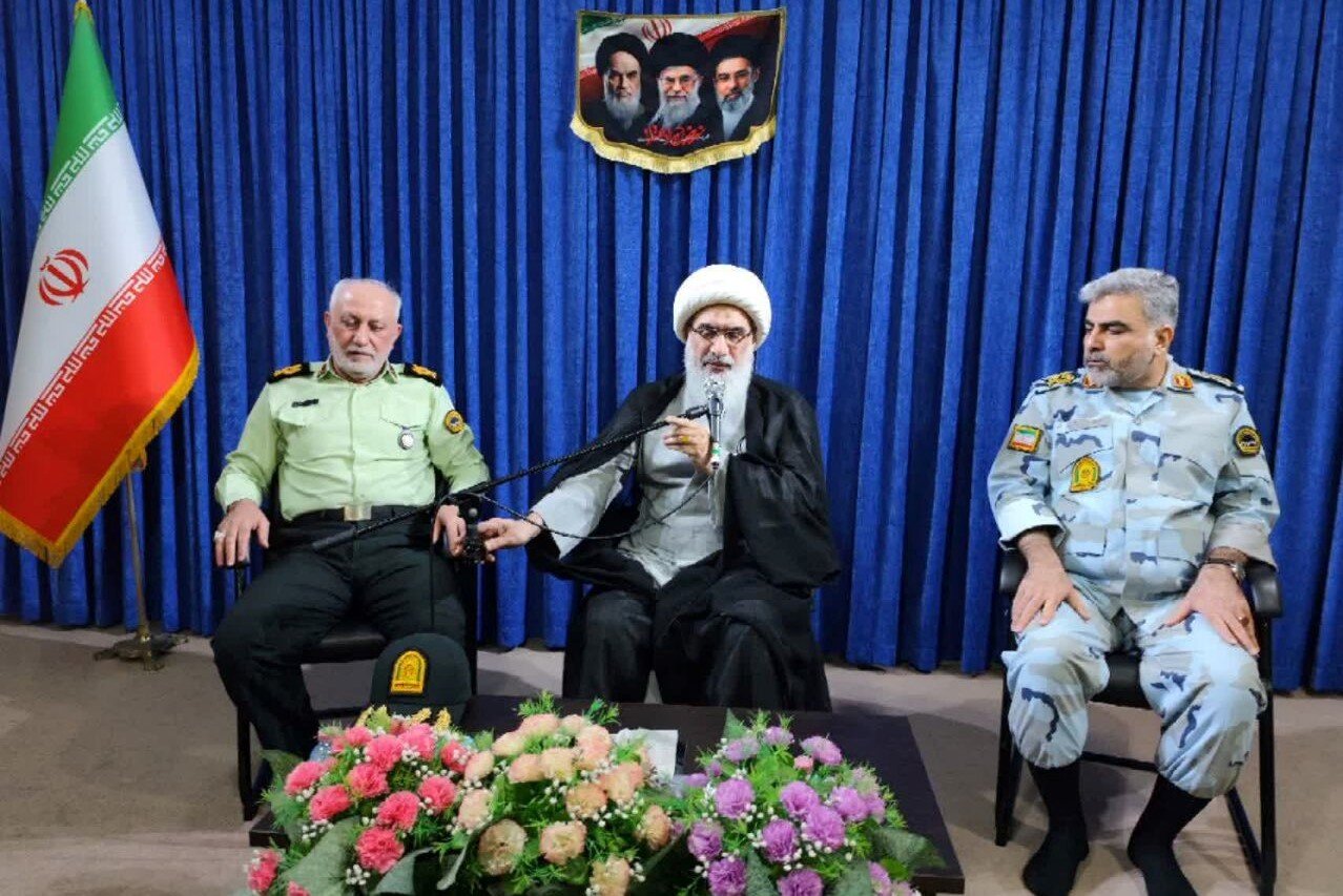 امام جمعه بوشهر: خدمات نیروهای انتظامی و دریابانی عبادت است امام جمعه بوشهر: خدمات نیروهای انتظامی و دریابانی عبادت است