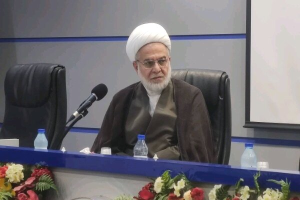 روح حاکم بر نظام بانکی بایدخدمت به مردم و گره‌گشایی از زندگی آنان باشد
