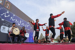 جشنواره روز ملی روستا و عشایر در آرامگاه فردوسی
