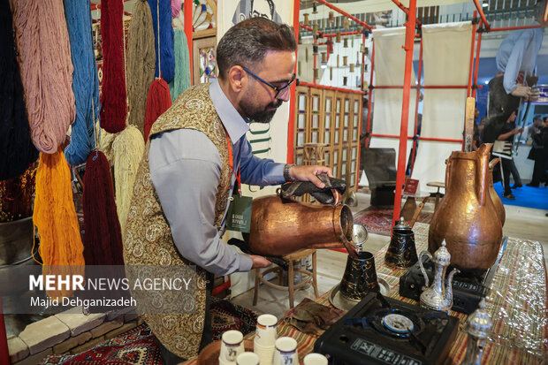 نخستین نمایشگاه ملی <a href='https://sayeb.ir/tag/%da%af%d8%b1%d8%af%d8%b4%da%af%d8%b1%db%8c'></div>گردشگری</a> در <a href='https://sayeb.ir/tag/%db%8c%d8%b2%d8%af'>یزد</a>