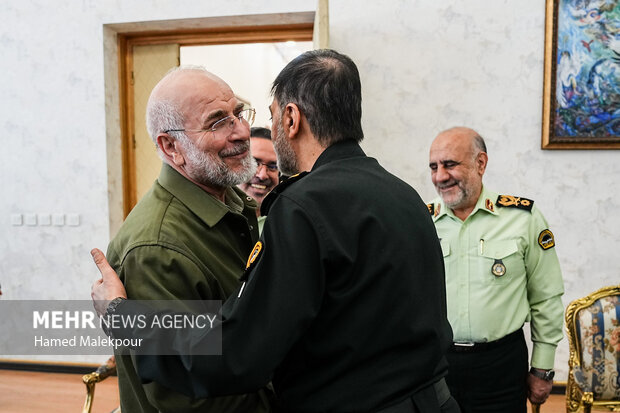 دیدار فرمانده و اعضای ستاد فرماندهی انتظامی کشور با رئیس مجلس