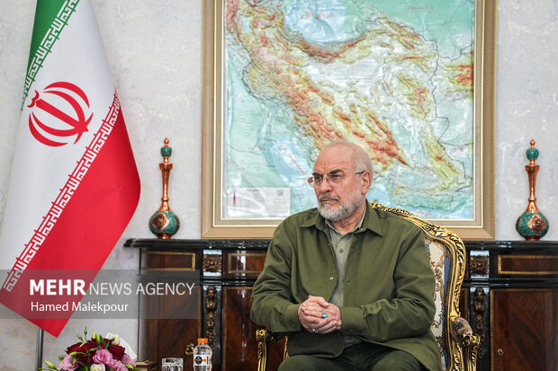 دیدار فرمانده و اعضای ستاد فرماندهی انتظامی کشور با رئیس مجلس