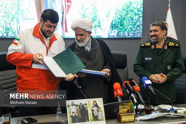 نشست امضای تفاهم‌نامه همکاری سازمان بسیج و هلال احمر