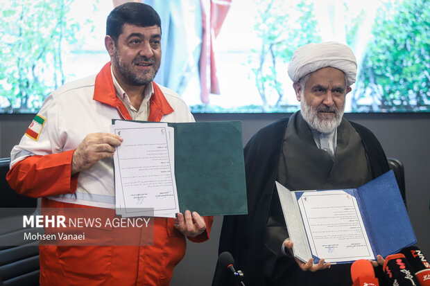 نشست امضای تفاهم‌نامه همکاری سازمان بسیج و هلال احمر