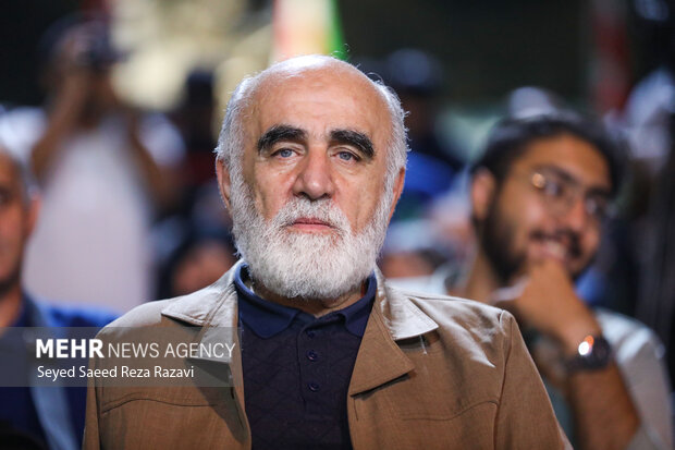 آیین رونمایی از سردیس <a href='https://sayeb.ir/tag/%d8%b4%d9%87%db%8c%d8%af'></div>شهید</a> <a href='https://sayeb.ir/tag/%d9%85%d9%82%d8%a7%d9%88%d9%85%d8%aa'>مقاومت</a>، سردار محمدسعید ایزدی
