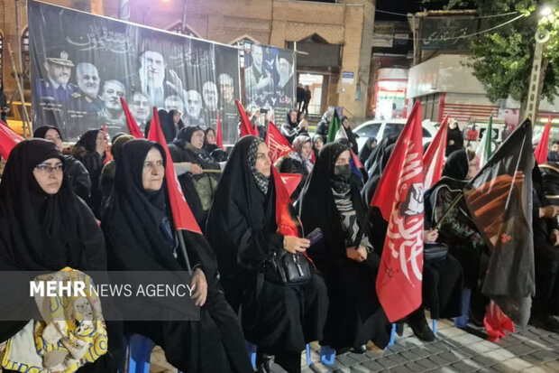 حضور همدلانه پیر و جوان در میدان انقلاب گنبدکاووس حضور همدلانه پیر و جوان در میدان انقلاب گنبدکاووس
