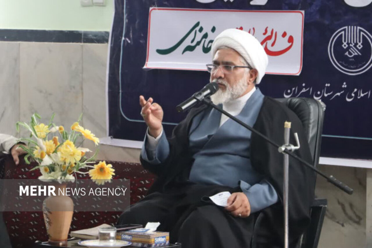 هدایتی: رویکرد سکولار در هیئات مذهبی مردود است هدایتی: رویکرد سکولار در هیئات مذهبی مردود است