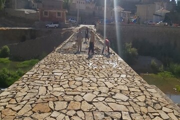 حفاظت اضطراری چهار پل تاریخی لرستان در برابر خطر سیلاب آغاز شد