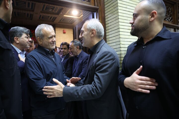 حضور رئیسجمهور در مراسم ختم مادر رئیس سازمان برنامه و بودجه حضور رئیسجمهور در مراسم ختم مادر رئیس سازمان برنامه و بودجه