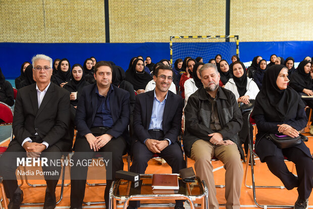 رقابت ورزشی بانوان <a href='https://sayeb.ir/tag/%d8%af%d8%a7%d9%85%d9%be%d8%b2%d8%b4%da%a9%db%8c'></div>دامپزشکی</a> کشور