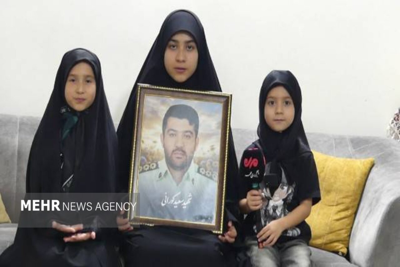 گزارش تحلیلی: گفت‌وگو صمیمی مهر با خانواده شهید نیروی انتظامی سعید کورانی | مهر - کد 836b