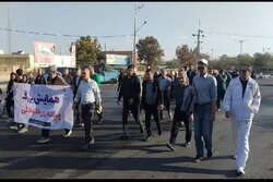 پیاده‌روی خانوادگی در شیروان