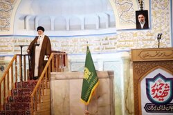 علم الهدی:دشمن درصدد انتقال جنگ به عرصه‌های اقتصادی و فرهنگی است