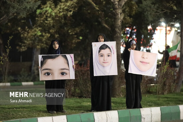 گرامیداشت یاد شهدای مدرسه میناب در روز جهانی کودک