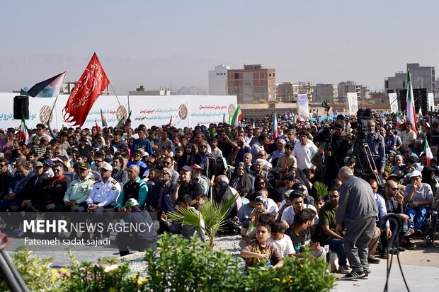 همایش بزرگ پیاده روی خانوادگی در <a href='https://sayeb.ir/tag/%da%a9%d8%b1%d9%85%d8%a7%d9%86'></div>کرمان</a>