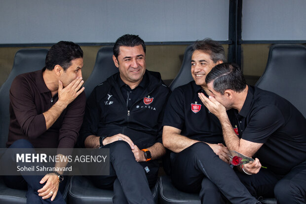 لیگ برتر فوتبال - پرسپولیس و <a href='https://sayeb.ir/tag/%d8%b5%d9%86%d8%b9%d8%aa-%d9%86%d9%81%d8%aa'></div>صنعت نفت</a>