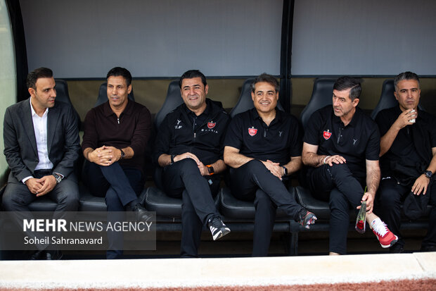 لیگ برتر فوتبال - پرسپولیس و <a href='https://sayeb.ir/tag/%d8%b5%d9%86%d8%b9%d8%aa-%d9%86%d9%81%d8%aa'></div>صنعت نفت</a>