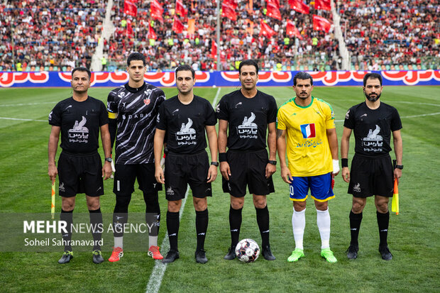 لیگ برتر فوتبال - پرسپولیس و <a href='https://sayeb.ir/tag/%d8%b5%d9%86%d8%b9%d8%aa-%d9%86%d9%81%d8%aa'></div>صنعت نفت</a>