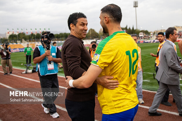 لیگ برتر فوتبال - پرسپولیس و <a href='https://sayeb.ir/tag/%d8%b5%d9%86%d8%b9%d8%aa-%d9%86%d9%81%d8%aa'></div>صنعت نفت</a>