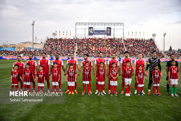 لیگ برتر فوتبال - پرسپولیس و <a href='https://sayeb.ir/tag/%d8%b5%d9%86%d8%b9%d8%aa-%d9%86%d9%81%d8%aa'></div>صنعت نفت</a>