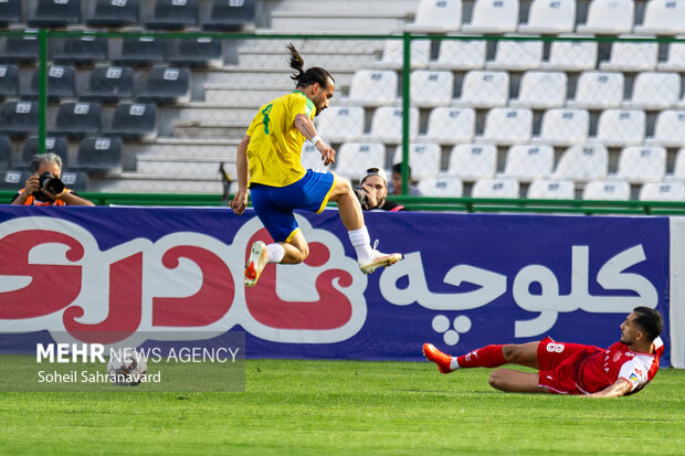لیگ برتر فوتبال - پرسپولیس و صنعت نفت