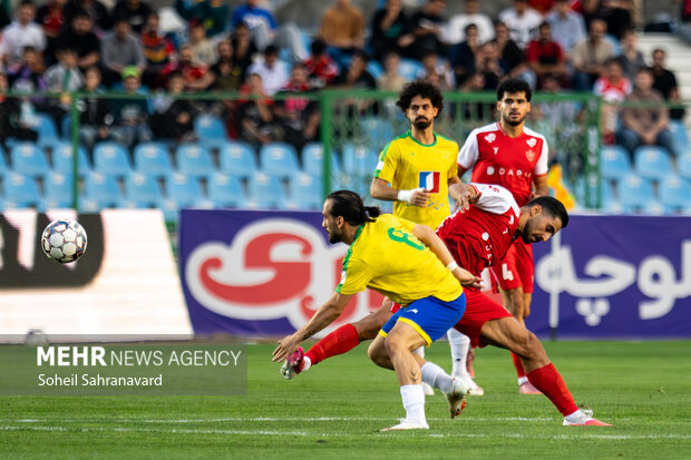 لیگ برتر فوتبال - پرسپولیس و صنعت نفت