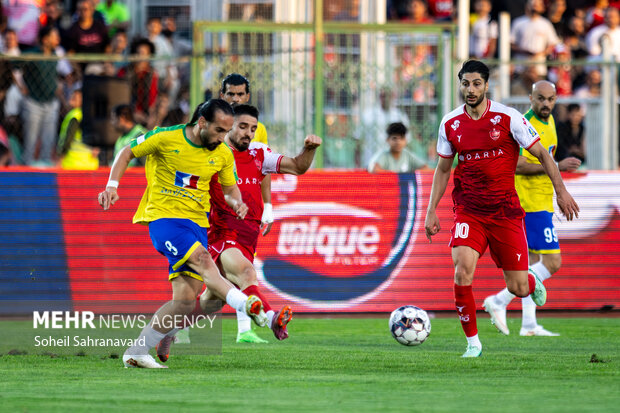 لیگ برتر فوتبال - پرسپولیس و صنعت نفت