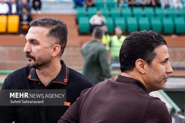 لیگ برتر فوتبال - پرسپولیس و صنعت نفت آبادان