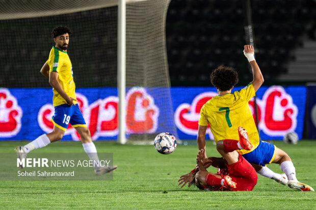 لیگ برتر فوتبال - پرسپولیس و صنعت نفت آبادان
