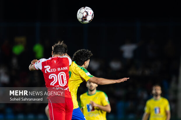 لیگ برتر فوتبال - پرسپولیس و صنعت نفت آبادان