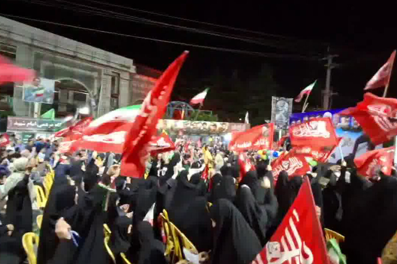 بررسی جامع: حضور پرشور خانواده های چالوسی همراه کودکان در شب ۲۲۳ | مهر - کد 550d