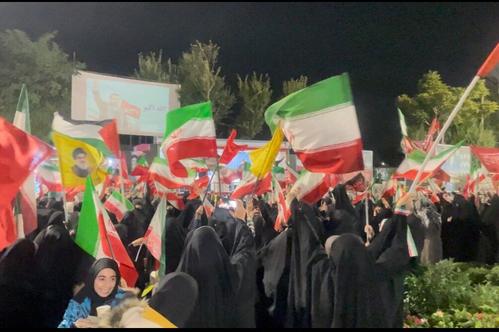 دویستوبیستوسومین شب همدلی تبریزیها در اجتماع مردمی