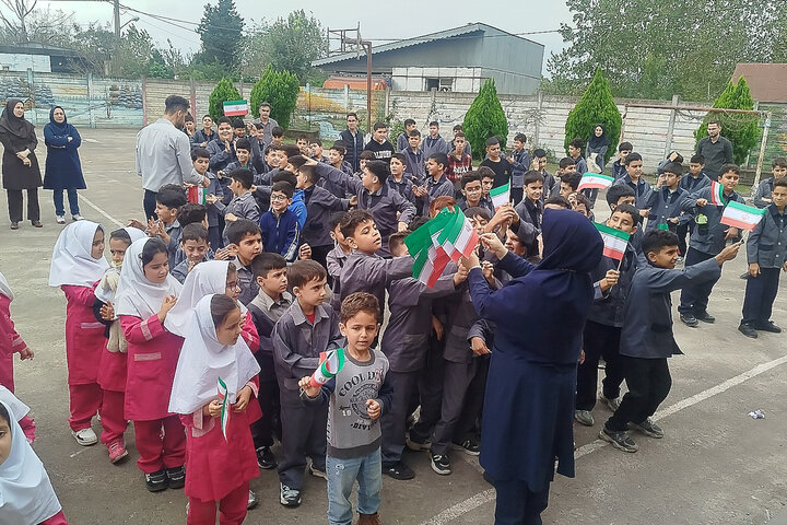 جشن روز کودک در دبستان روستای شهدای چهارده آستانه اشرفیه