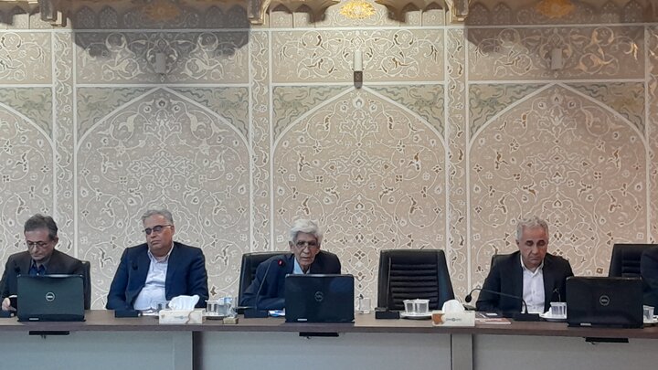 بستر زایندهرود کانون فرسایش بادی؛ غلظت کادمیوم بسیار بالاست بستر زایندهرود کانون فرسایش بادی؛ غلظت کادمیوم بسیار بالاست