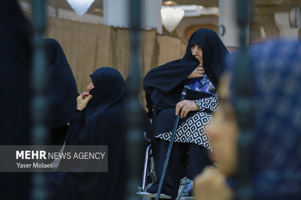 داع با پیکر <a href='https://sayeb.ir/tag/%d8%b4%d9%87%db%8c%d8%af'></div>شهید</a> تکاور فراجا عباس آقایی در حرم بانوی کرامت