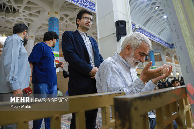 داع با پیکر <a href='https://sayeb.ir/tag/%d8%b4%d9%87%db%8c%d8%af'></div>شهید</a> تکاور فراجا عباس آقایی در حرم بانوی کرامت