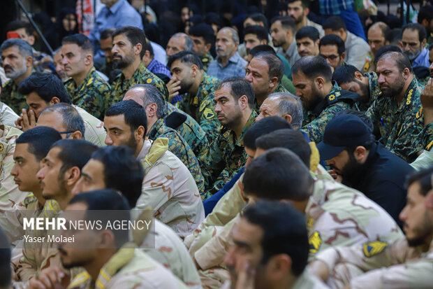 داع با پیکر <a href='https://sayeb.ir/tag/%d8%b4%d9%87%db%8c%d8%af'></div>شهید</a> تکاور فراجا عباس آقایی در حرم بانوی کرامت