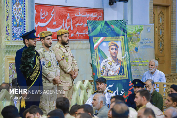 داع با پیکر <a href='https://sayeb.ir/tag/%d8%b4%d9%87%db%8c%d8%af'></div>شهید</a> تکاور فراجا عباس آقایی در حرم بانوی کرامت