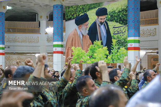 داع با پیکر <a href='https://sayeb.ir/tag/%d8%b4%d9%87%db%8c%d8%af'></div>شهید</a> تکاور فراجا عباس آقایی در حرم بانوی کرامت