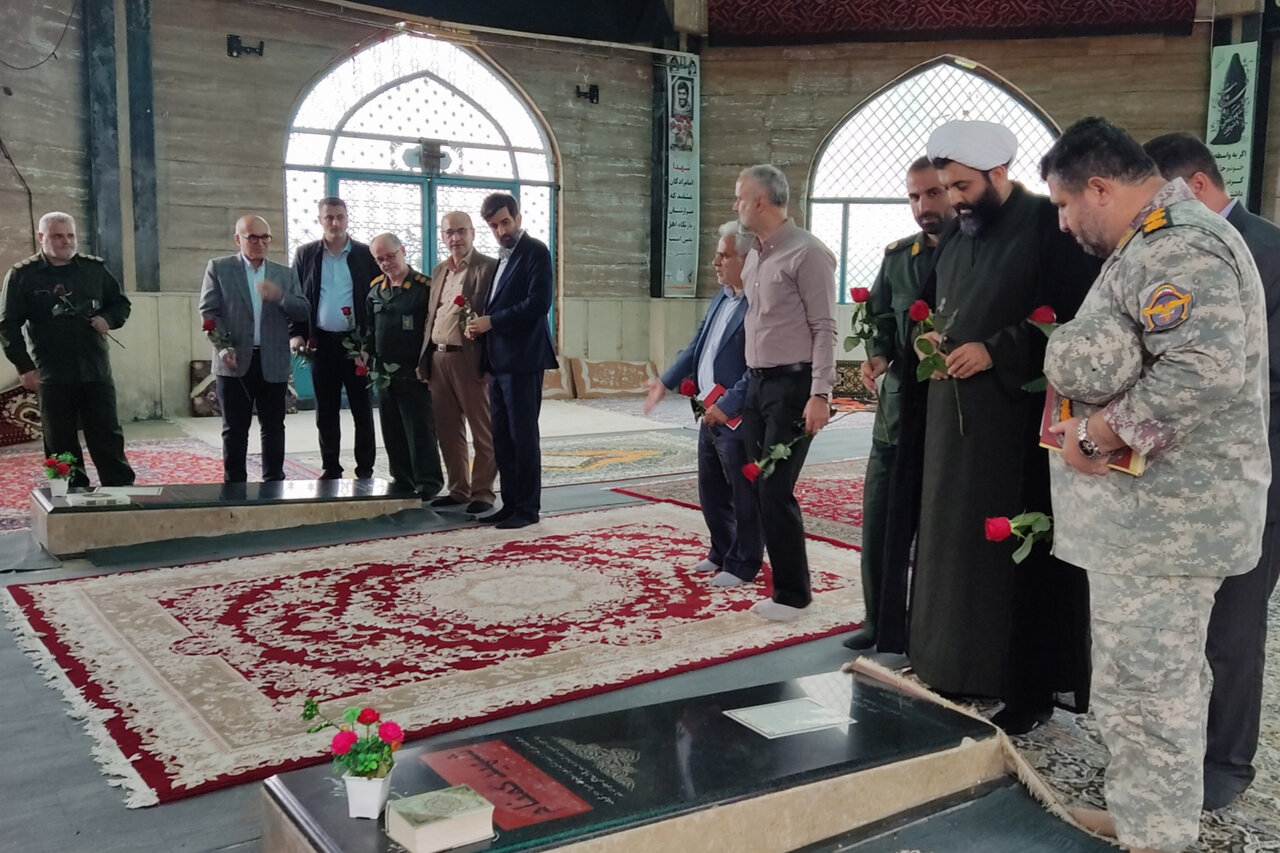 بررسی جامع: گلباران مزار شهدای گمنام در لنگرود | مهر - کد 81ce