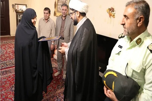 گزارش تحلیلی: تکریم مسئولان دانشگاه لرستان از مادر شهید «سیدنادر جهان‌بخت» | مهر - کد 4ac7