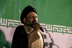 امام جمعه لاهیجان: مذاکره زیر سایه تهدید و تسلیم پذیرفتنی نیست
