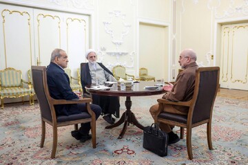 Top Iranian officials hold their regular meeting on Sunday