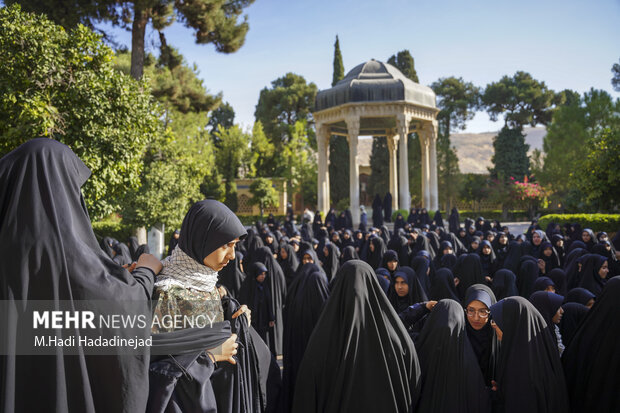 سرود دختران ایران در حافظیه