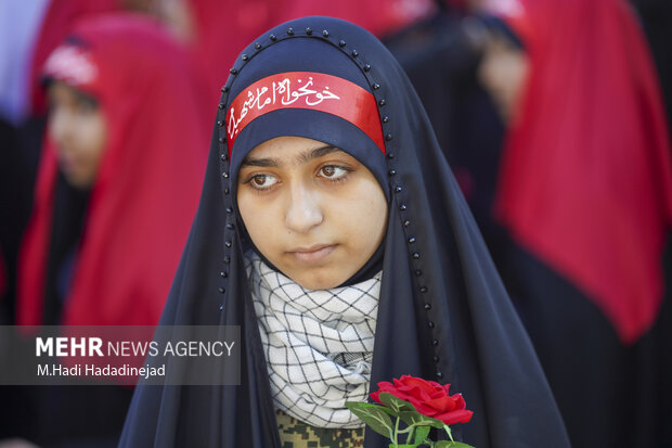 سرود دختران ایران در حافظیه