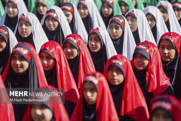 سرود دختران ایران در حافظیه