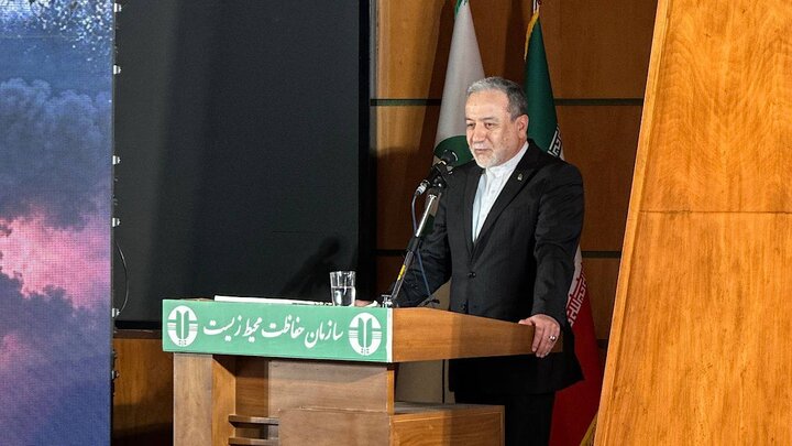 عراقجي: الاعتداءات الأمريكية والصهيونية على منشآت الطاقة الإيرانية خلفت تبعات بيئية واسعة النطاق